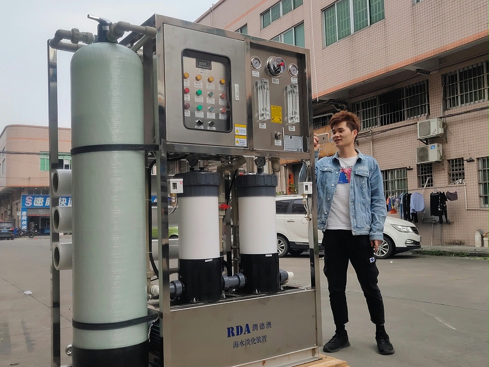 深圳友連船廠遠洋貨輪用15噸每天海水淡化設備